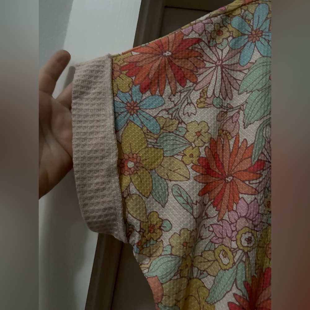 BiBi Floral Multicolor Top - Picture 2 of 9